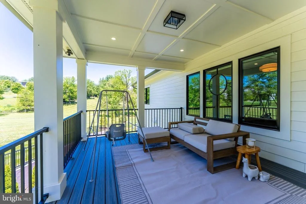 Photo of 952 WALKER ROAD