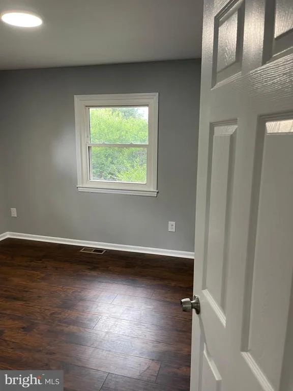 Photo of 610 W NETTLE TREE ROAD