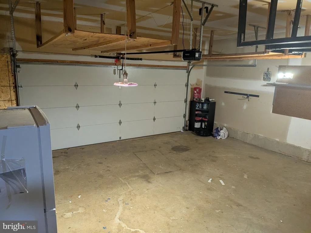 Photo of 823 WOODCREST LOOP