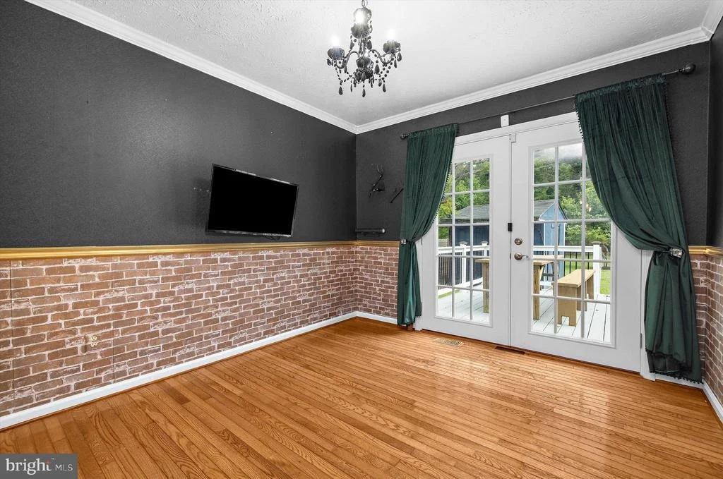 Photo of 1718 SEVERN ROAD