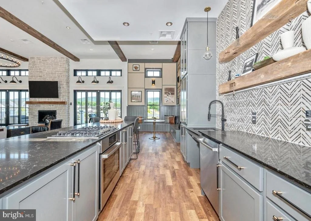 Photo of 1420 PEDIGREE STREET