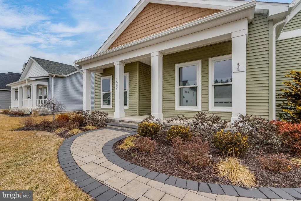 Photo of 16471 FOUR LEAF DRIVE