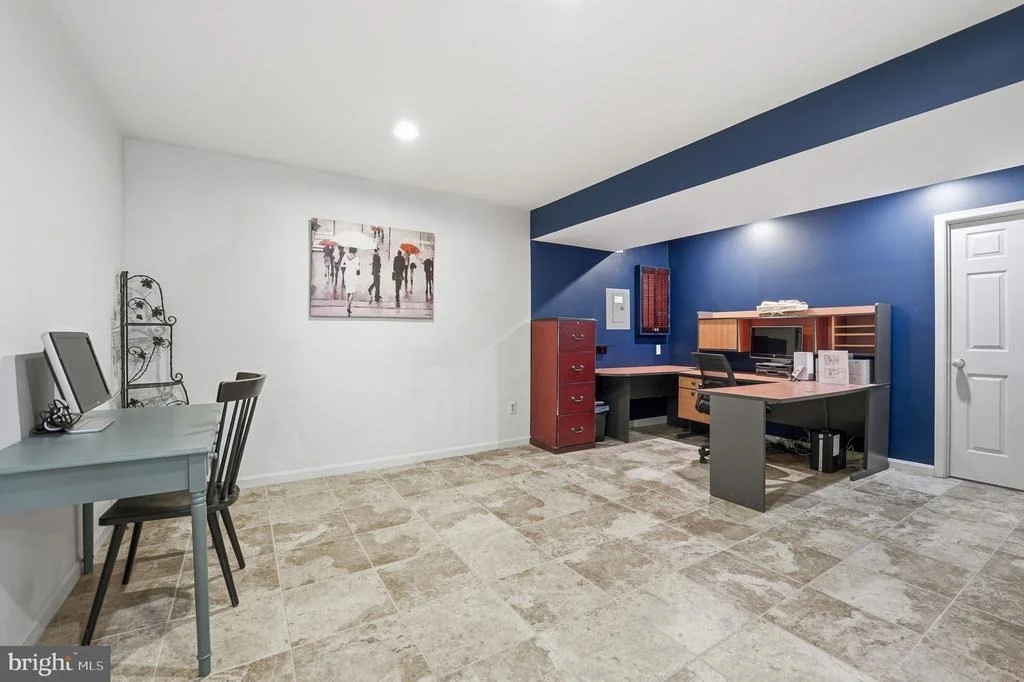 Photo of 7864 MEADOWGATE DRIVE