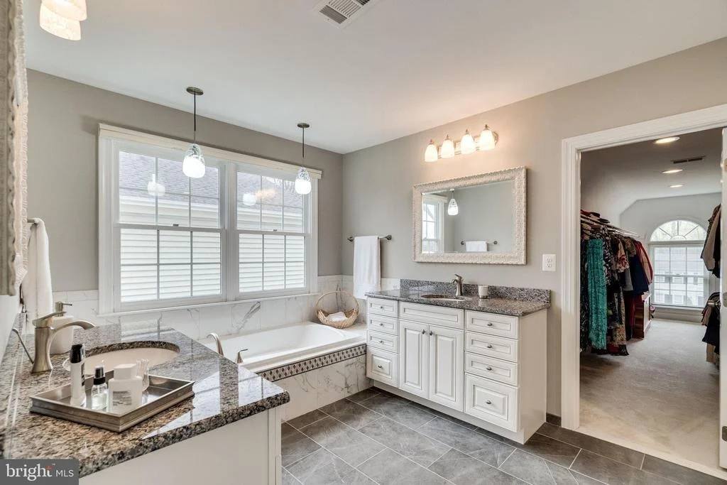 Photo of 9827 FIVE OAKS ROAD