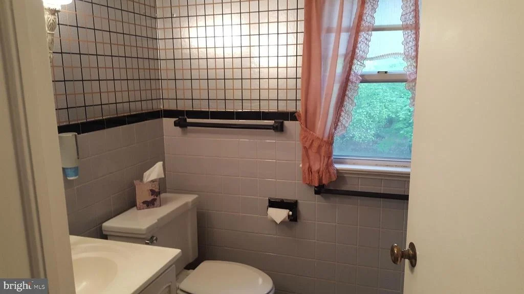 Photo of 916 COPLEY LANE
