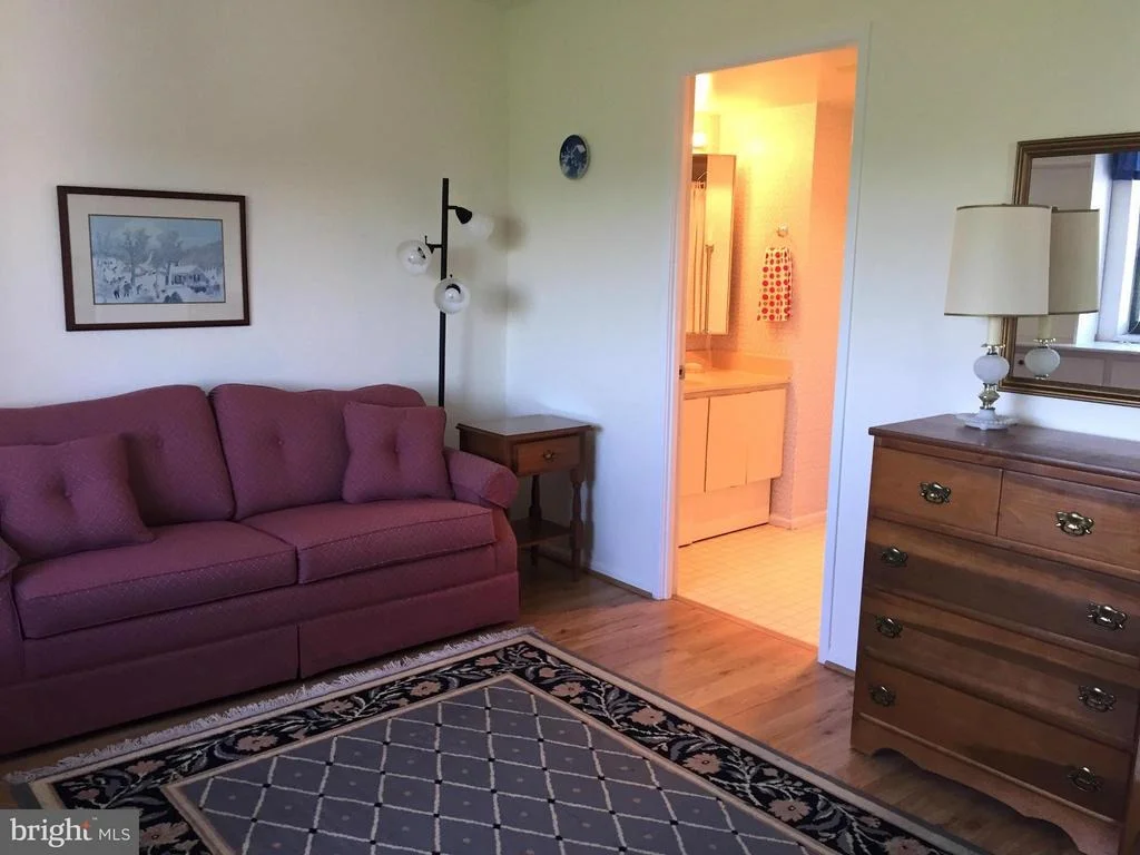Photo of Unit 11015 at 15101 INTERLACHEN DRIVE
