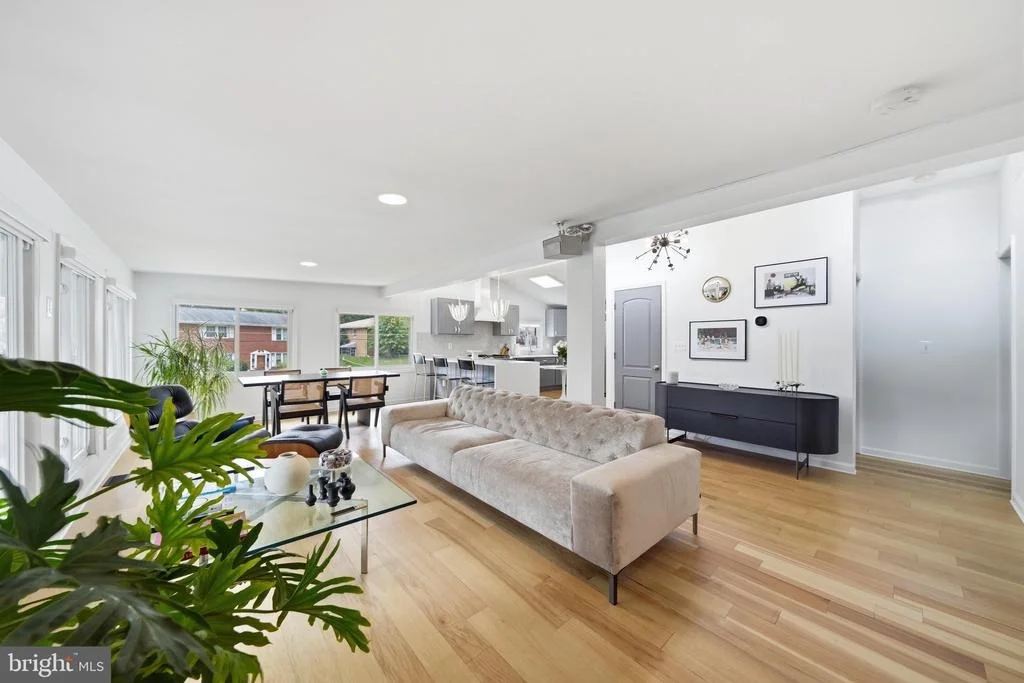 Photo of 6410 BUSHEY DRIVE