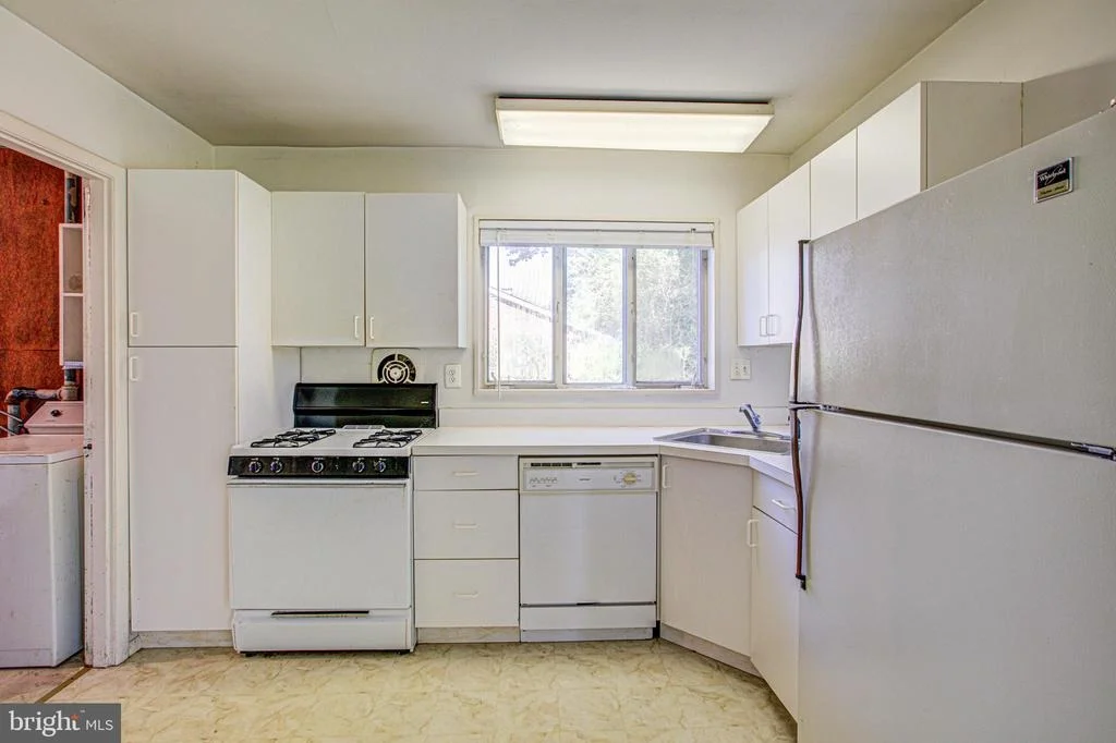 Photo of 7420 AXTON
