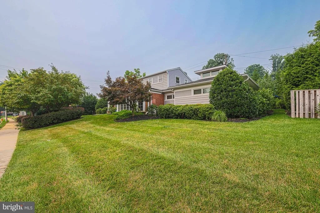 Photo of 6300 SHELRICK DRIVE
