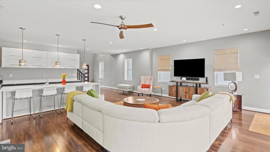 Photo of 3145 BAYBRIAR ROAD