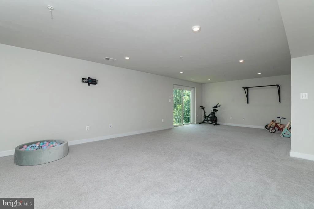 Photo of 405 POTOMAC VIEW PARKWAY