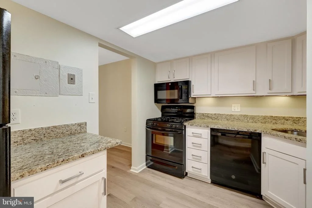 Photo of Unit 1B at 1403 NORTHGATE