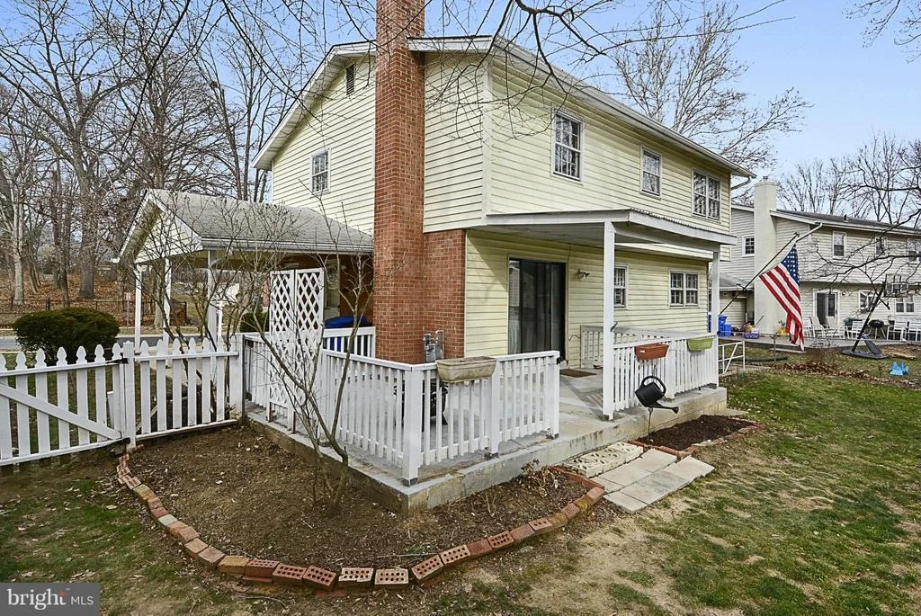 Photo of 320 HANNES STREET