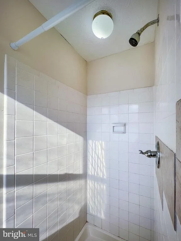 Photo of 1800 LAWNVIEW DRIVE