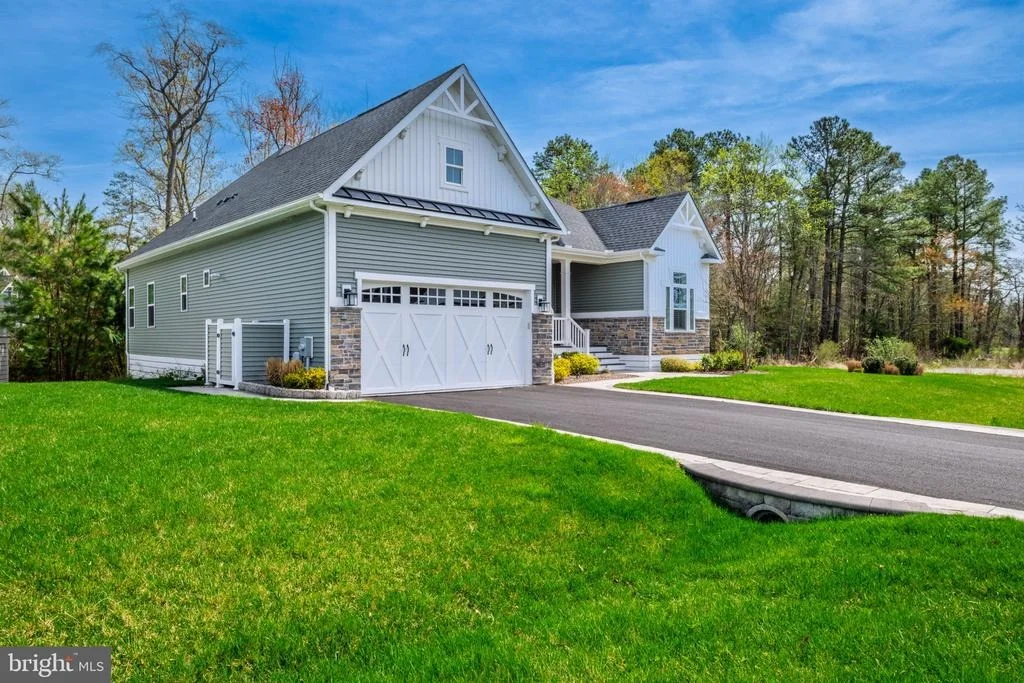 Photo of 16423 SAWGRASS DRIVE