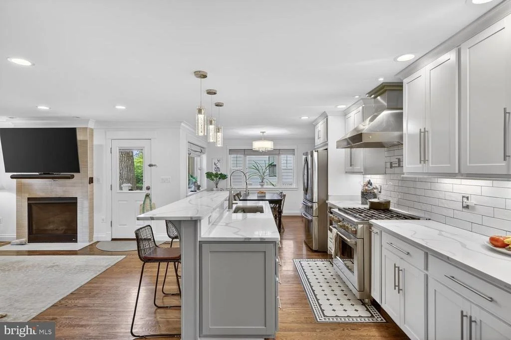 Photo of 5100 YORKTOWN BOULEVARD