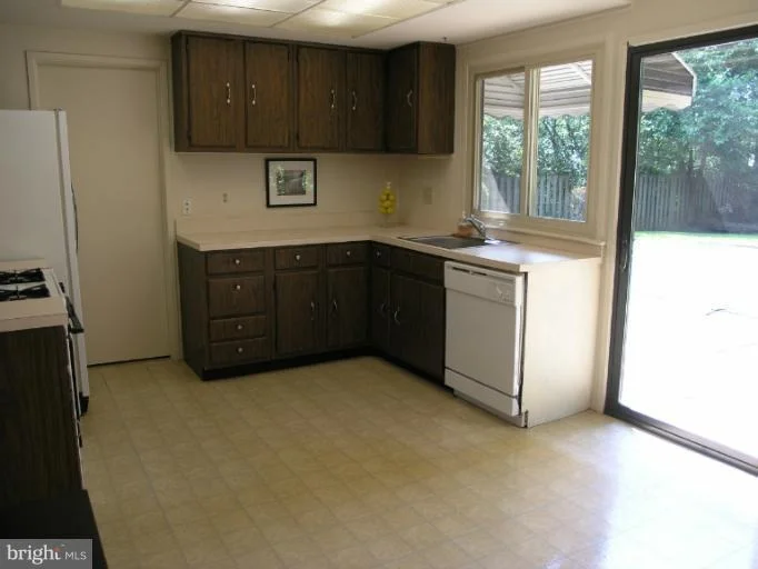Photo of 6826 VANTAGE DRIVE