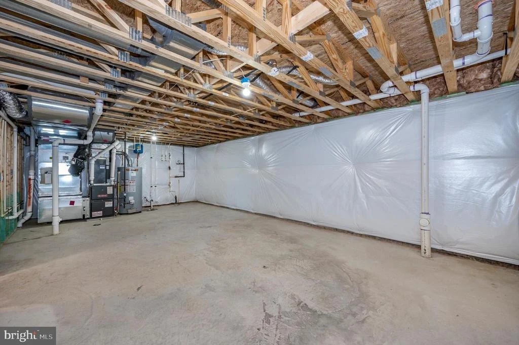 Photo of 8420 CLIFFVIEW LANE