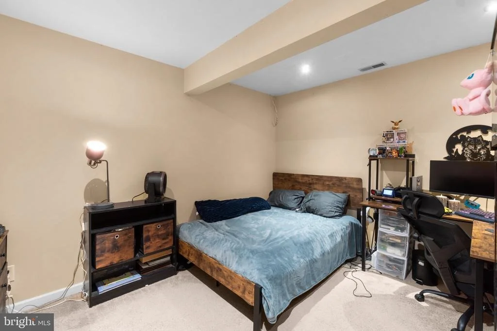Photo of 814 WELLESLEY COURT