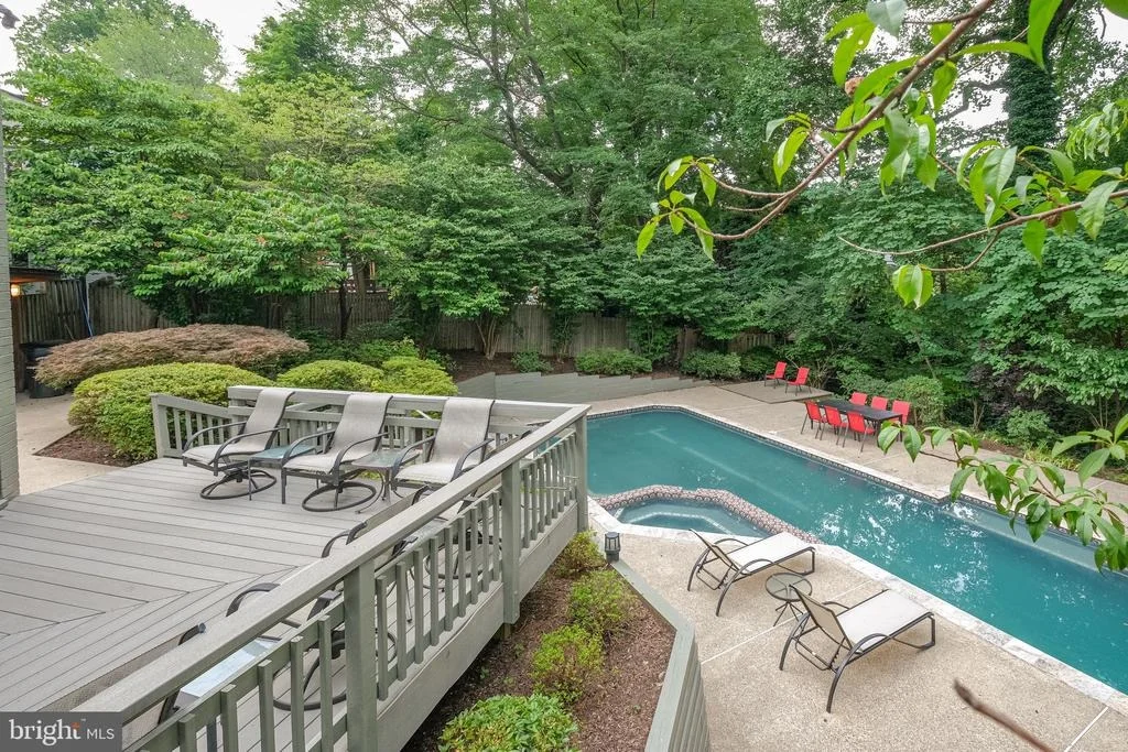 Photo of 7016 RIVER ROAD