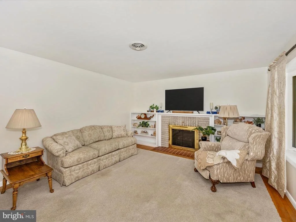 Photo of 5634 SHOOKSTOWN ROAD