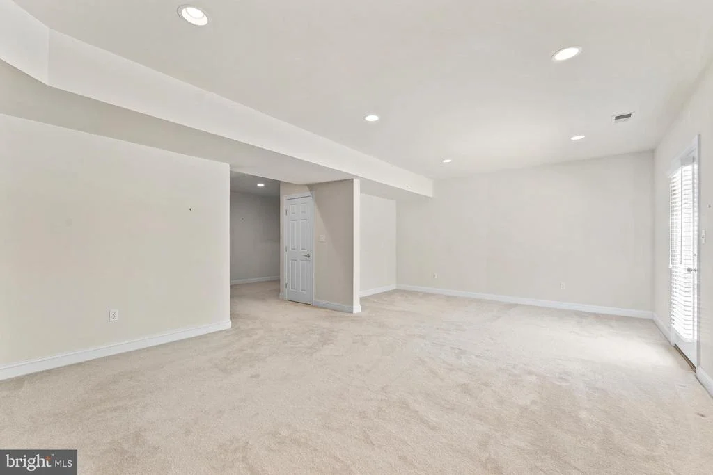 Photo of 16505 MURRAY PLACE