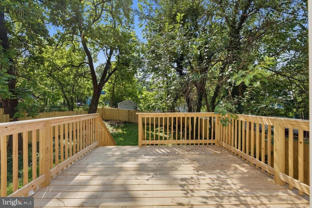 Photo of 5807 DADE STREET