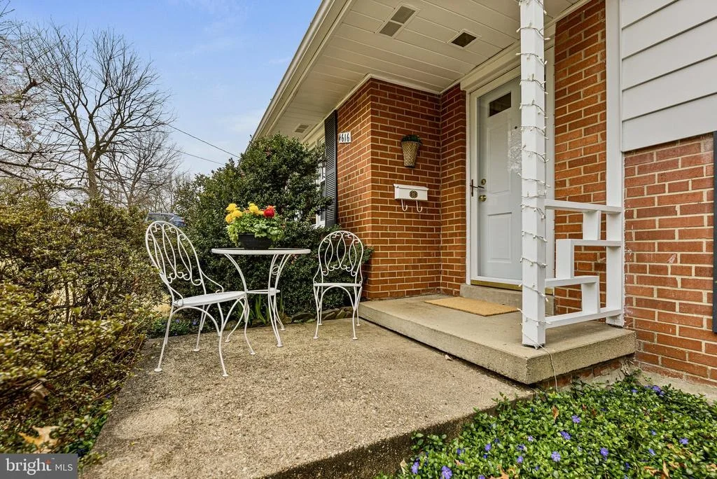 Photo of 4616 EXETER STREET