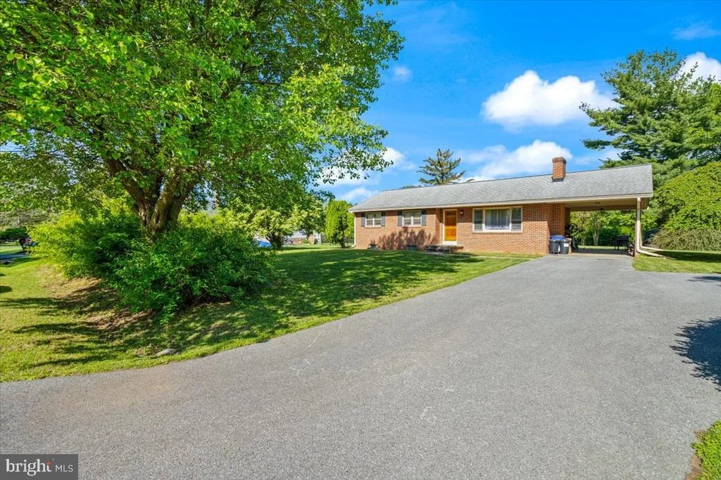 Photo of 8002 SUNNYBROOK COURT
