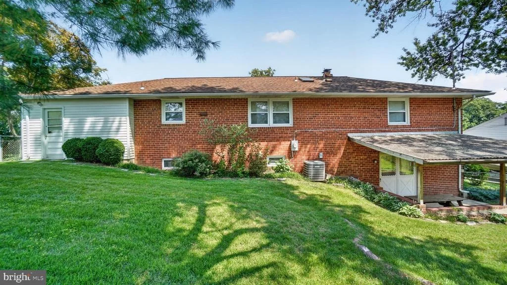 Photo of 3131 CASTLELEIGH ROAD