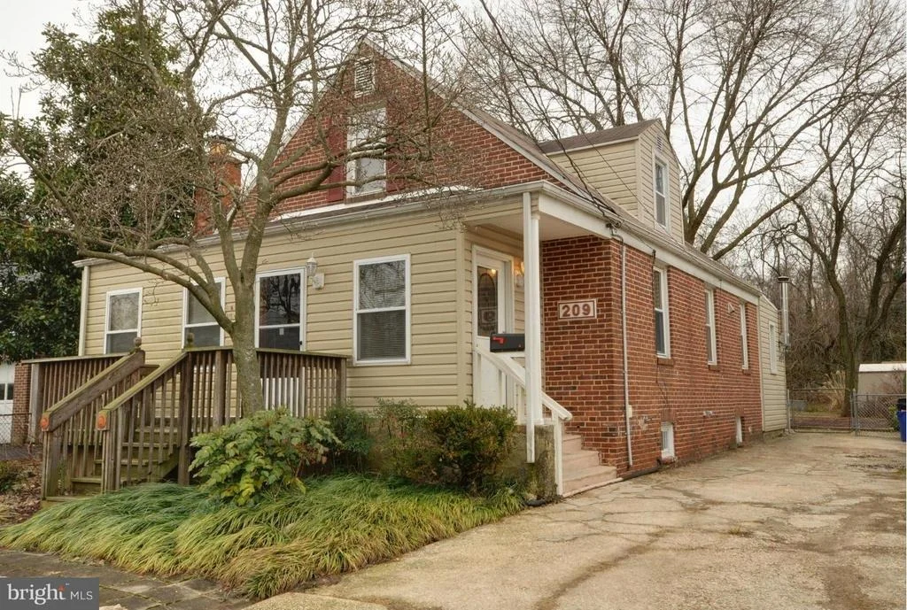 Photo of 209 HILLENDALE AVENUE