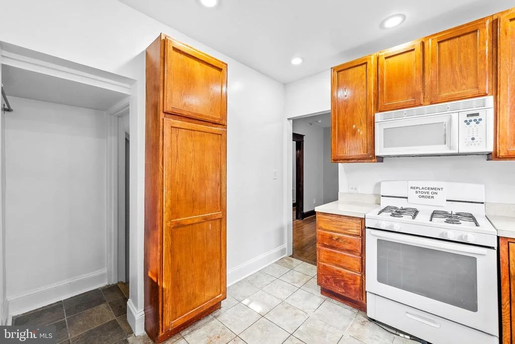 Photo of 232 TUCKERMAN STREET NW