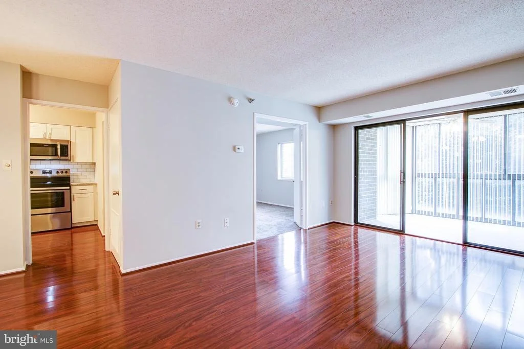 Photo of Unit 3306 at 15115 INTERLACHEN DRIVE
