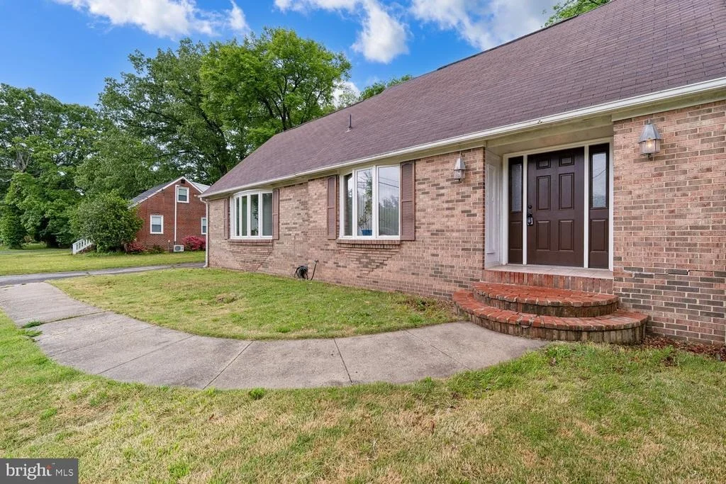 Photo of 6701 BIRCH LANE