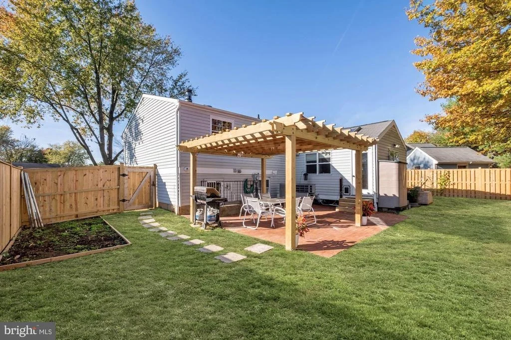 Photo of 6794 SINGLETREE COURT