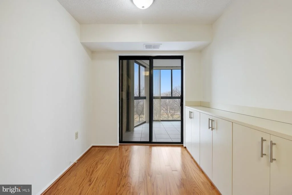 Photo of Unit 2801 at 15107 INTERLACHEN DRIVE