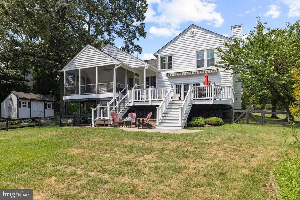Photo of 527 BAY HILLS DRIVE