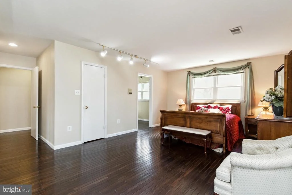 Photo of 10801 MIDSUMMER DRIVE