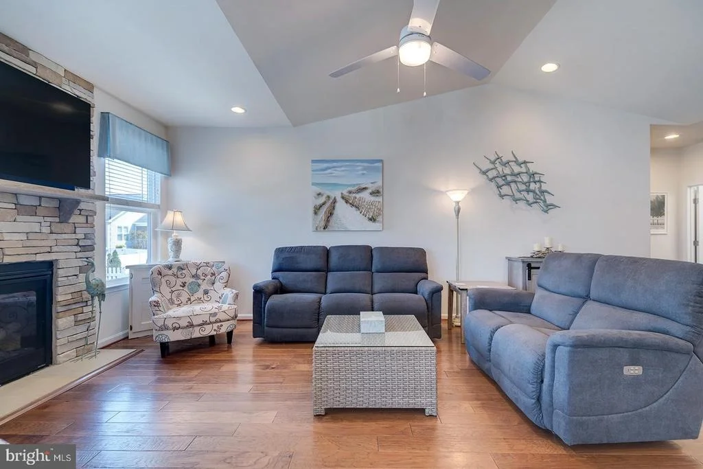 Photo of 34438 SPRING BROOK AVENUE