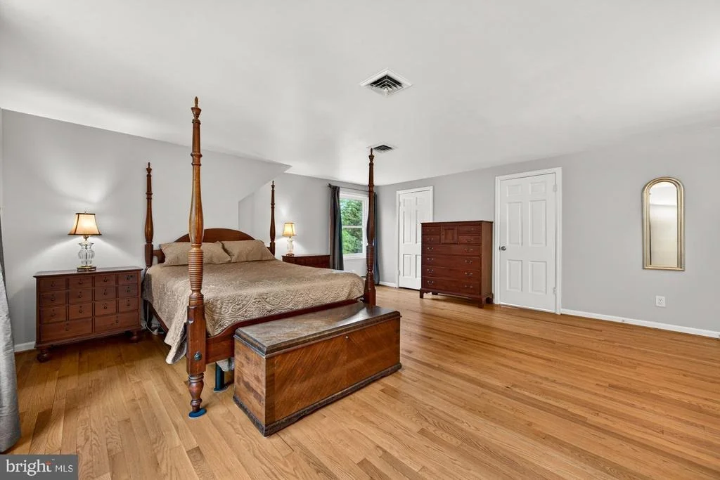 Photo of 11416 VALE ROAD