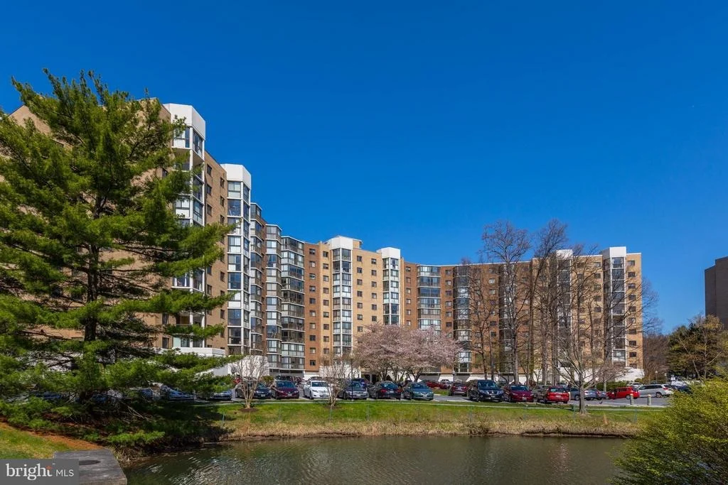 Photo of Unit 1211 at 15101 INTERLACHEN DRIVE