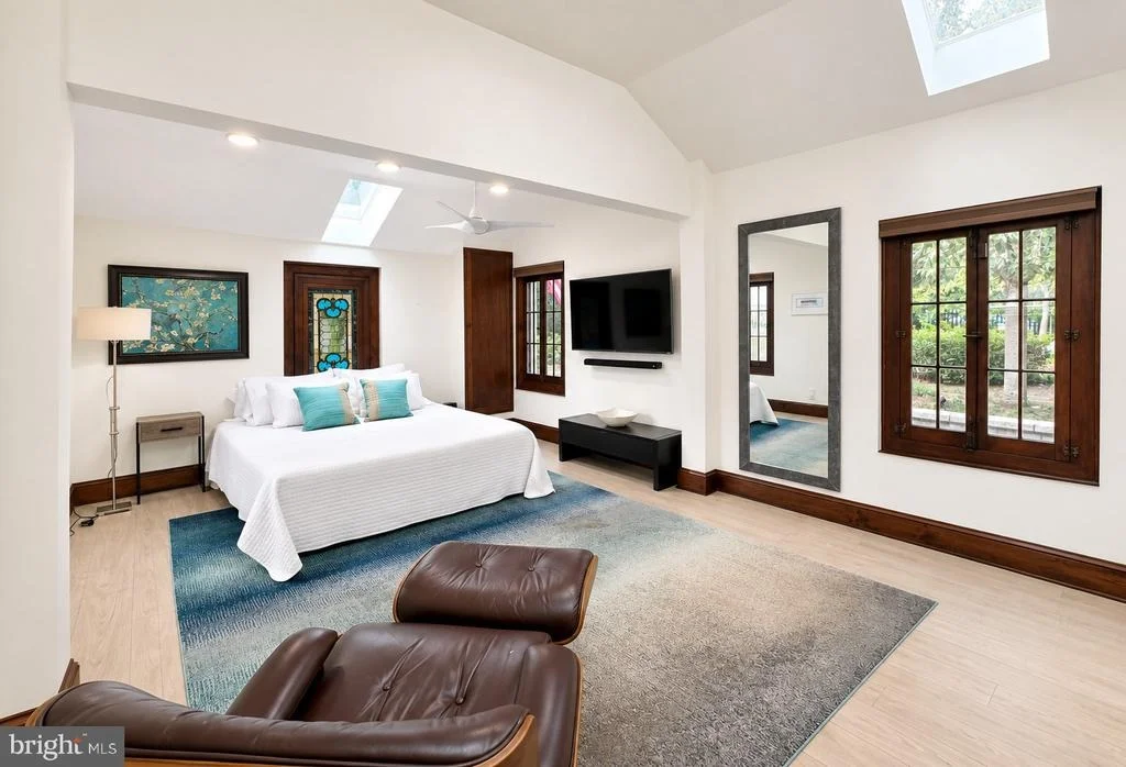 Photo of 1820 LONGWOOD ROAD