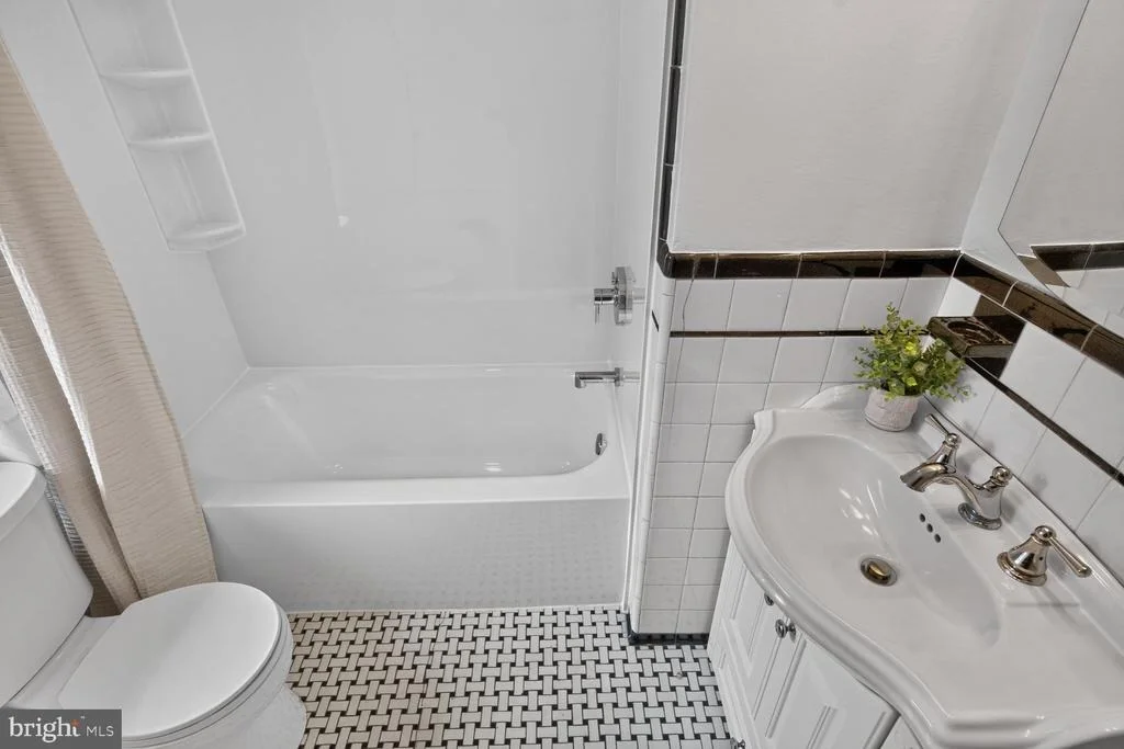 Photo of 2030 LANIER DRIVE