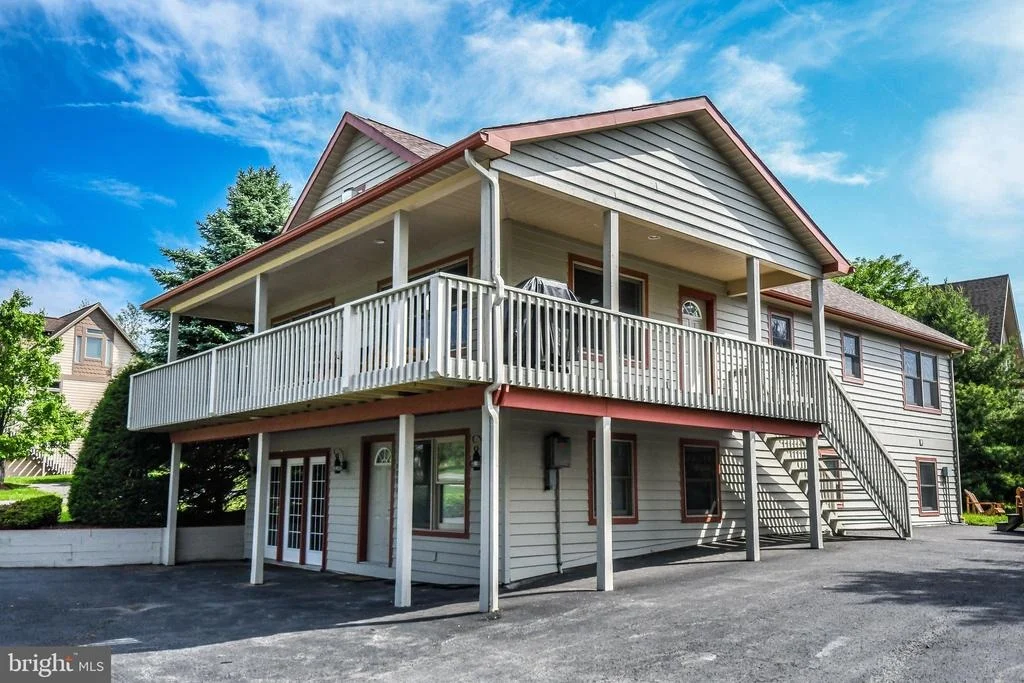 Photo of 305 LAKE POINTE DRIVE