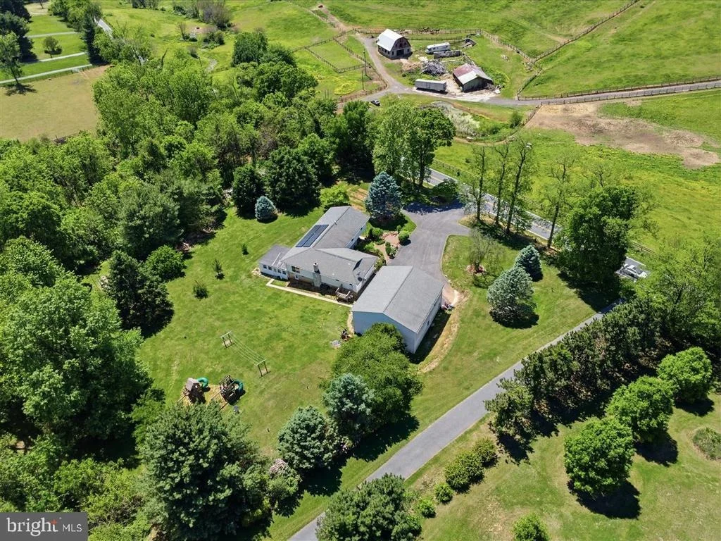 Photo of 2915 FRY ROAD