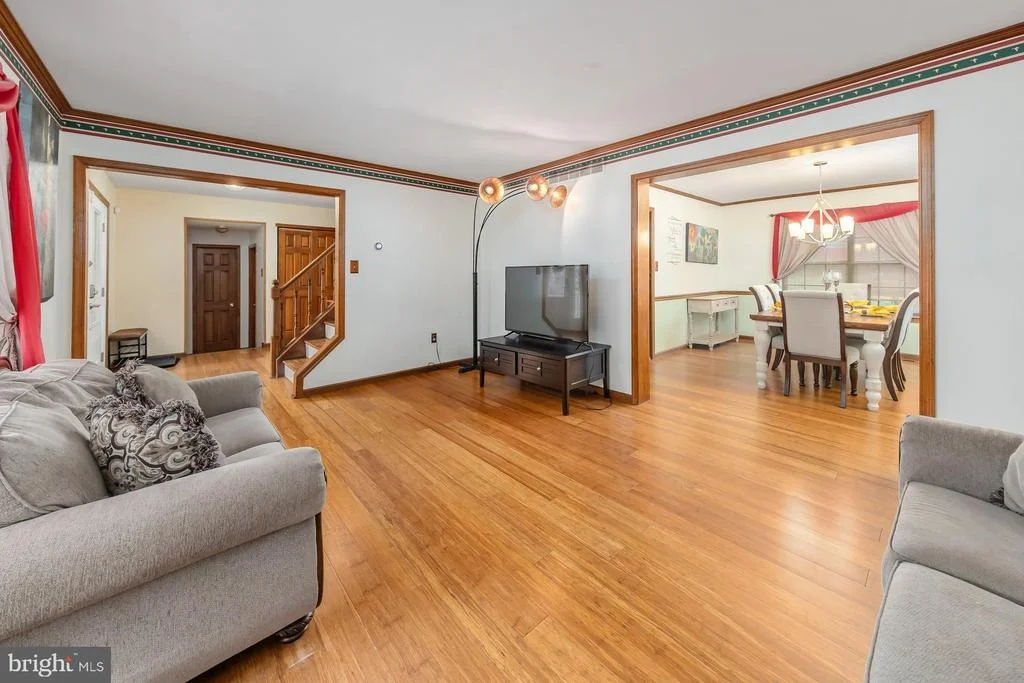Photo of 1122 RAINBOW CIRCLE