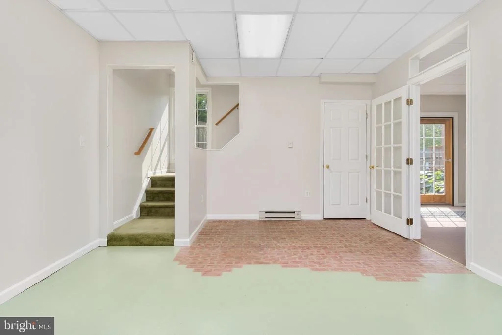 Photo of 8613 HOLLOW ROAD
