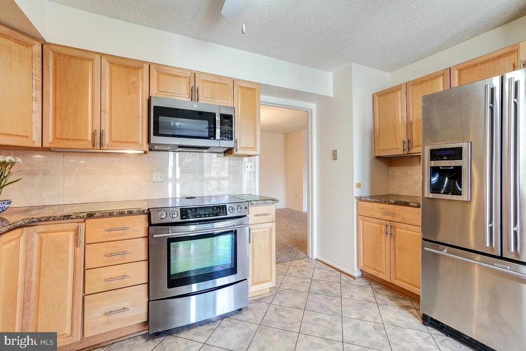 Photo of Unit 41014 at 15100 INTERLACHEN DRIVE