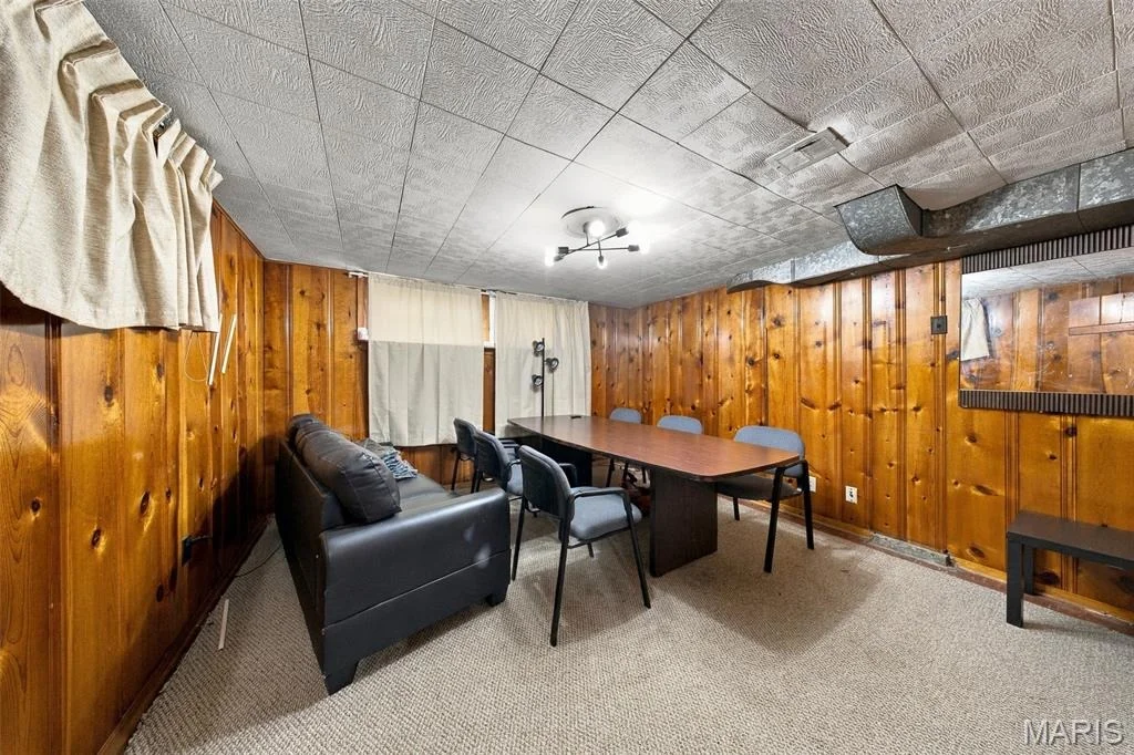 Photo of 109 N Oak Street