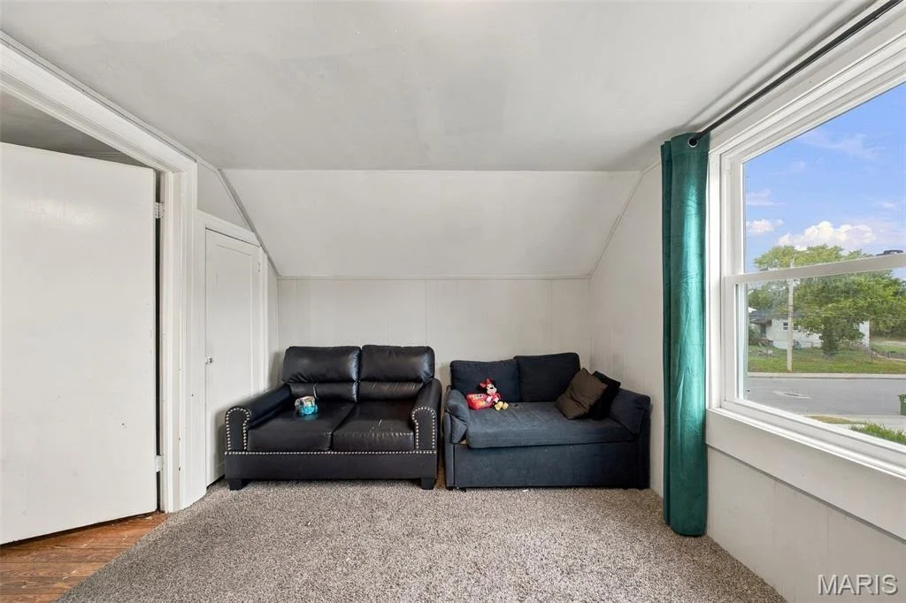 Photo of 109 N Oak Street